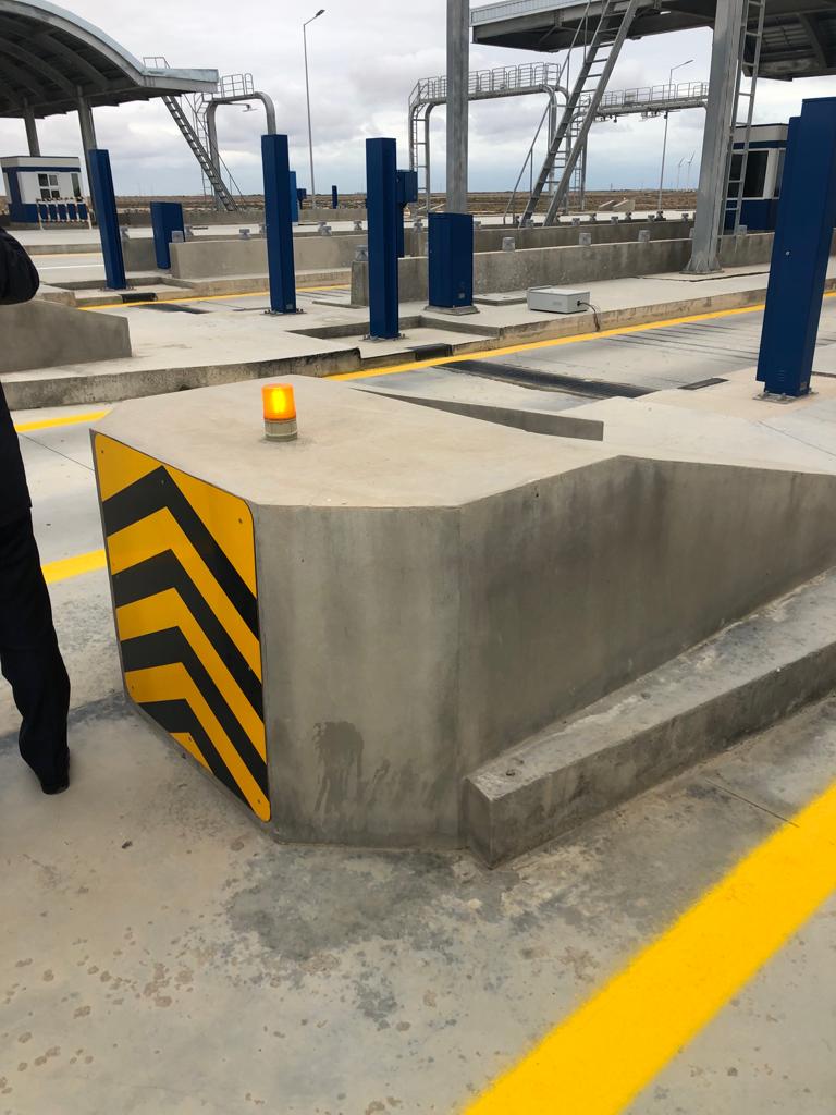 Safety barrier caps