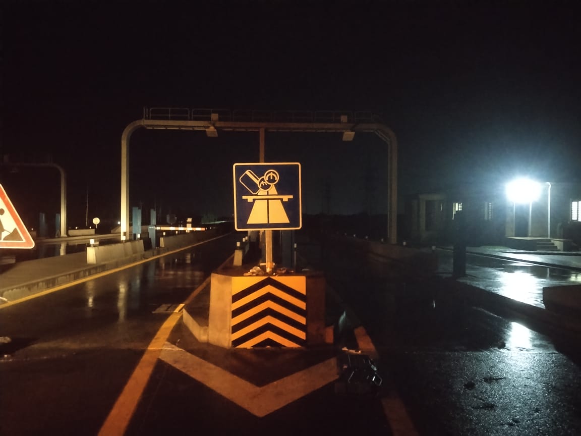 Safety barrier caps